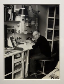 Robert Doisneau dans son atelier à Montrouge, par Eric Piermont - 1985